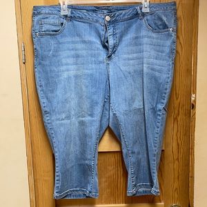 Lane Bryant stretch capris, 26